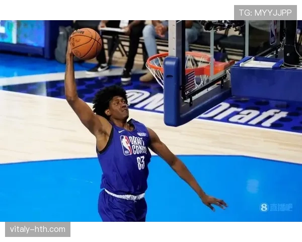 杰伦威廉姆斯无球切入撕裂对方侧翼提高空位三分威胁